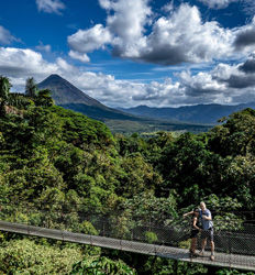 Excursión de un Día al Volcán Arenal + Aguas Termales