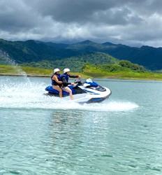 Excursión en Moto Acuática por el Lago Arenal